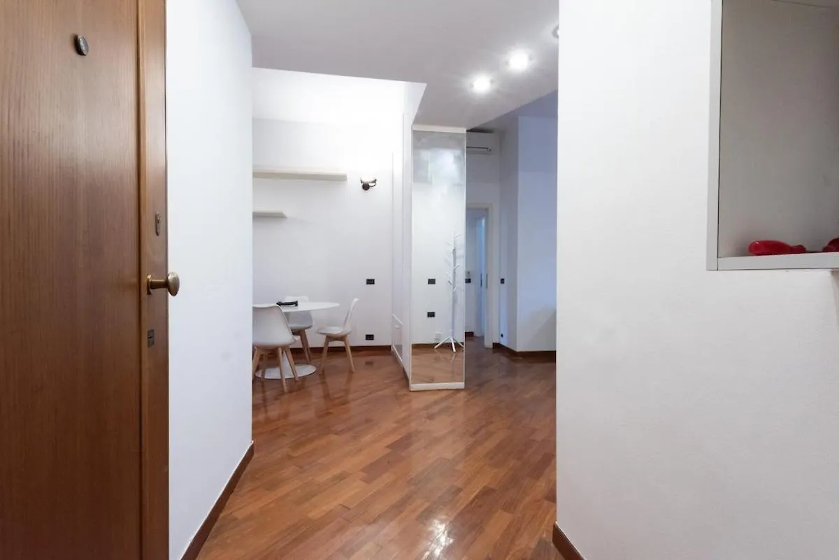Stylish Brera Apartment Mediolan